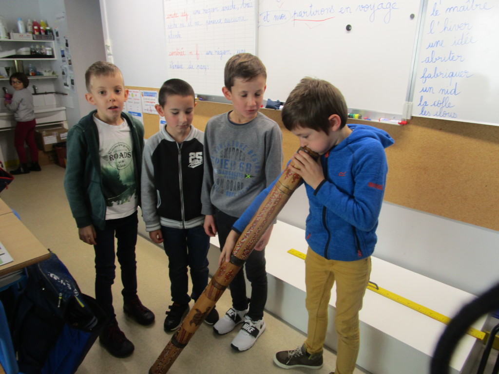 CE2 Le didgeridoo Ecole Notre Dame St Denis La Chevasse